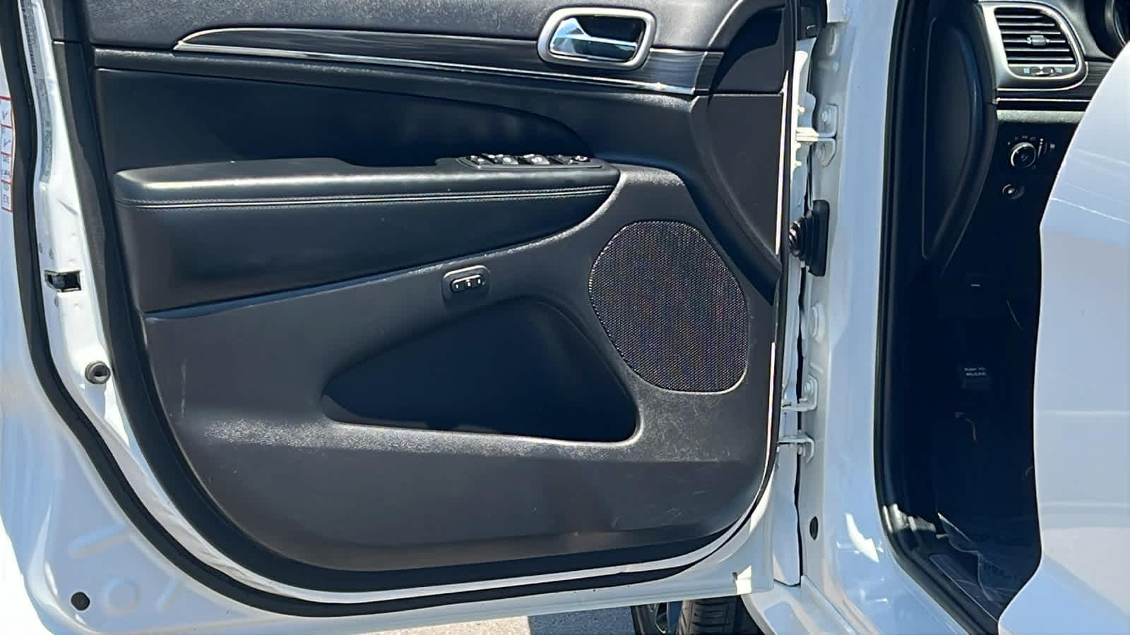 Thumbnail: 2021 Jeep Grand Cherokee - 23