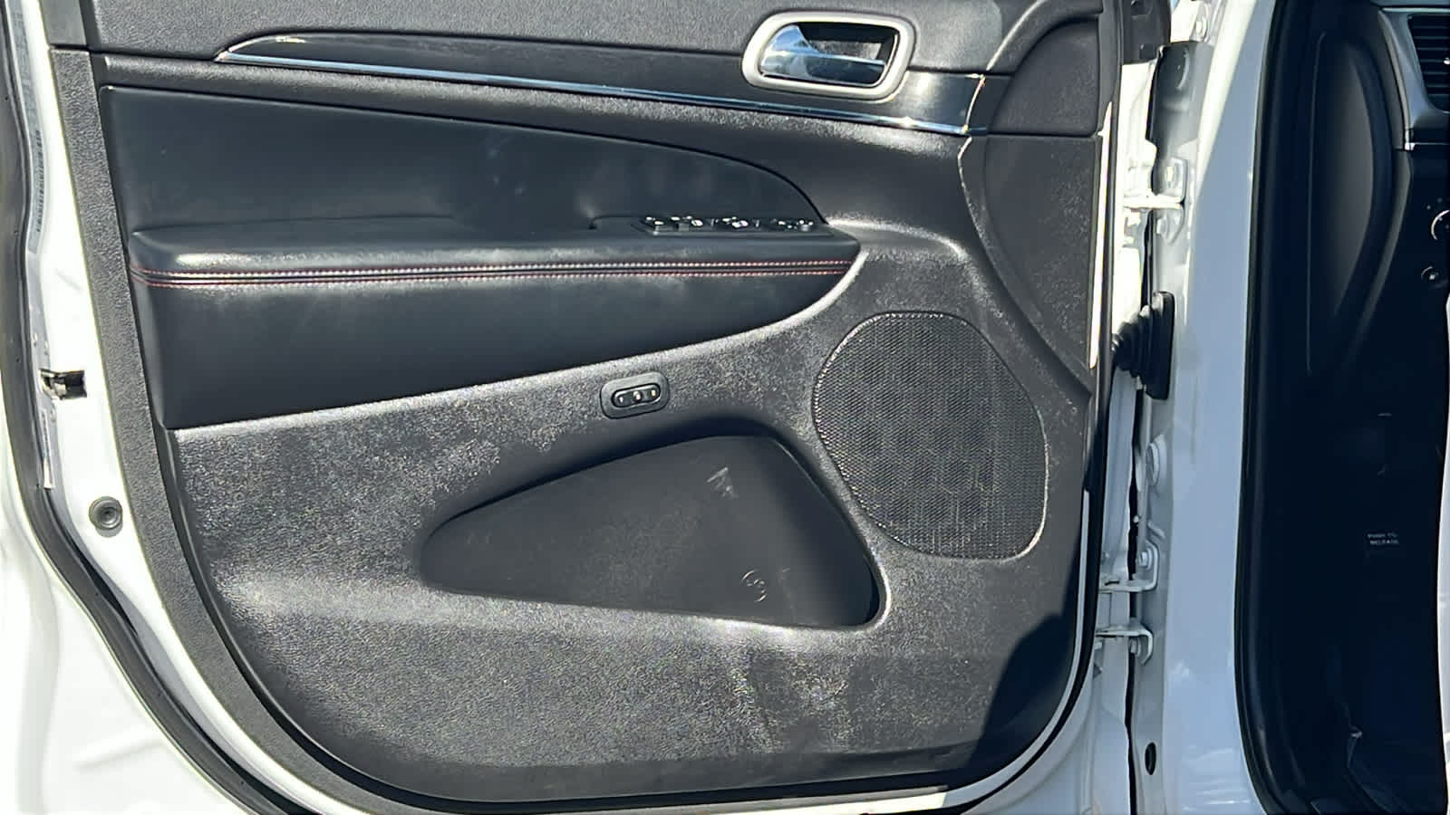 Thumbnail: 2018 Jeep Grand Cherokee - 23