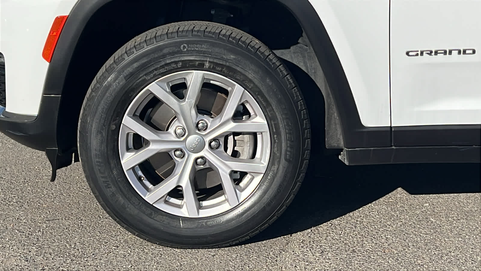 Thumbnail: 2022 Jeep Grand Cherokee - 9