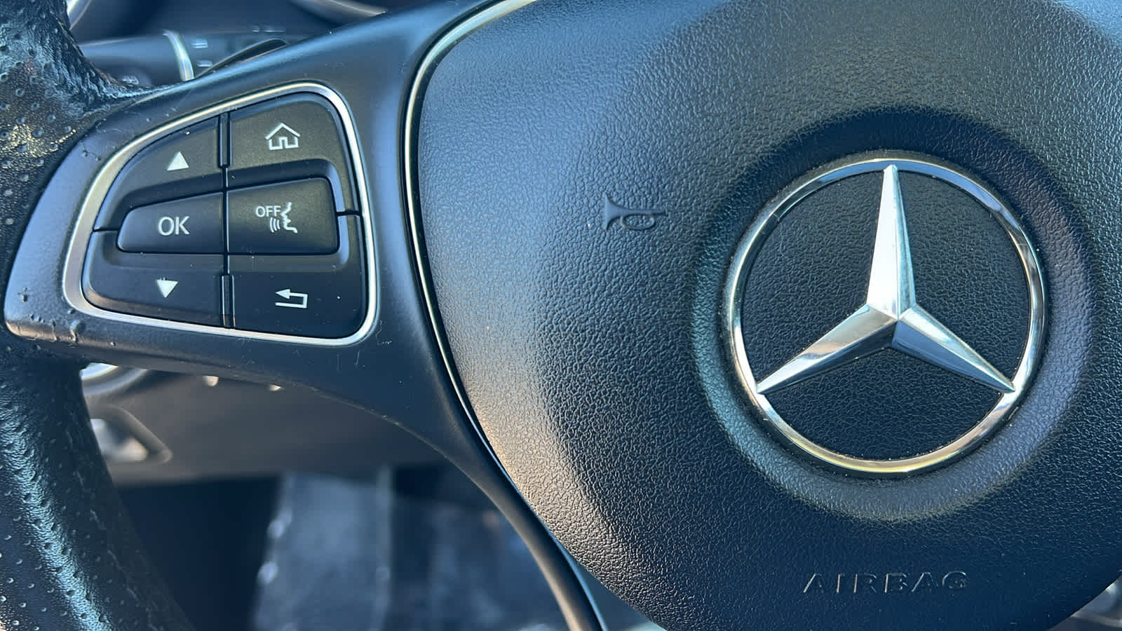 Thumbnail: 2017 Mercedes-Benz GLC - 19