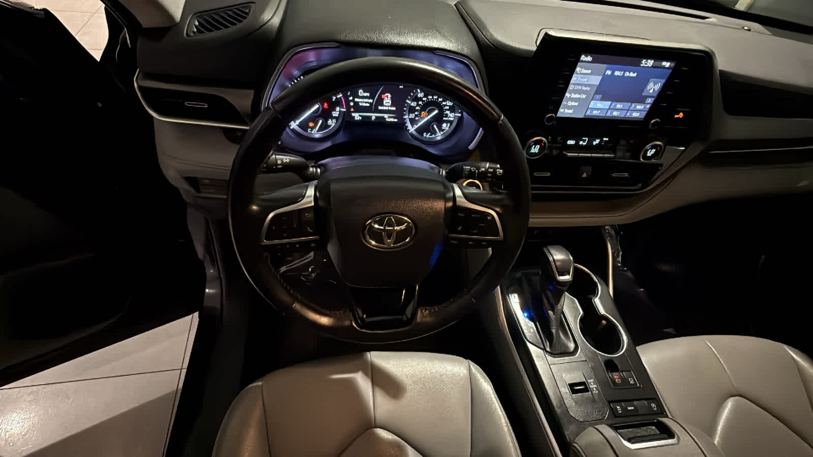 Thumbnail: 2021 Toyota Highlander - 18