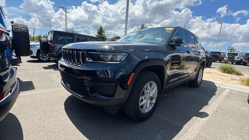 Used 2025 Jeep Grand Cherokee Laredo X SUV