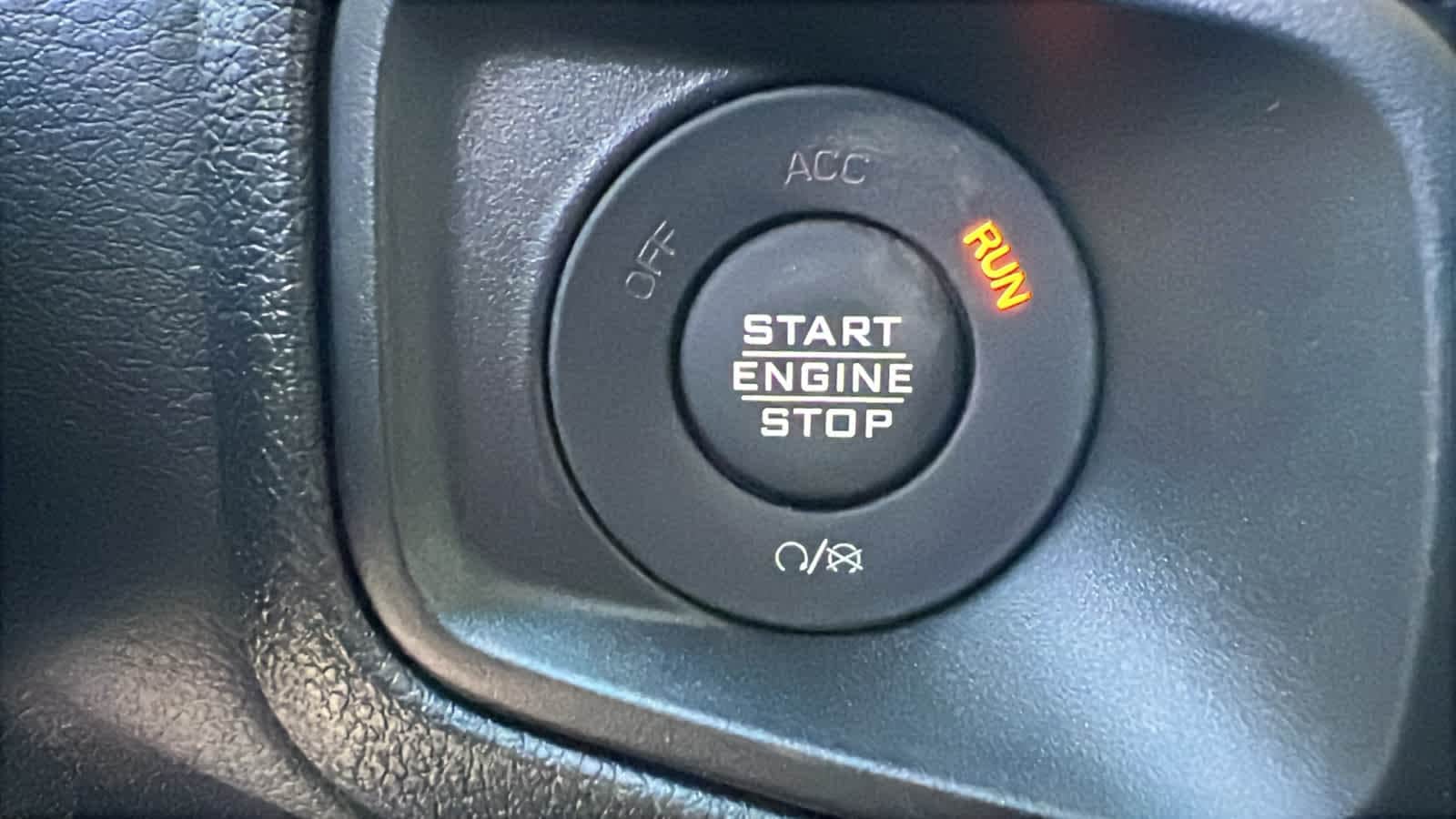 Thumbnail: 2026 Jeep Gladiator - 17