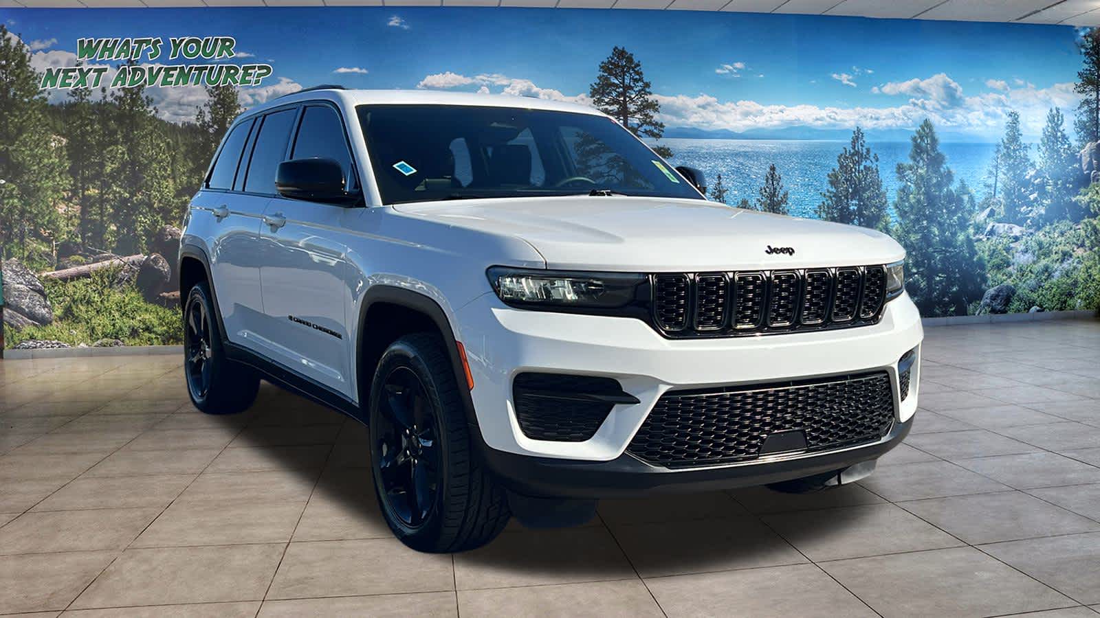 2023 Jeep Grand Cherokee Altitude photo 3
