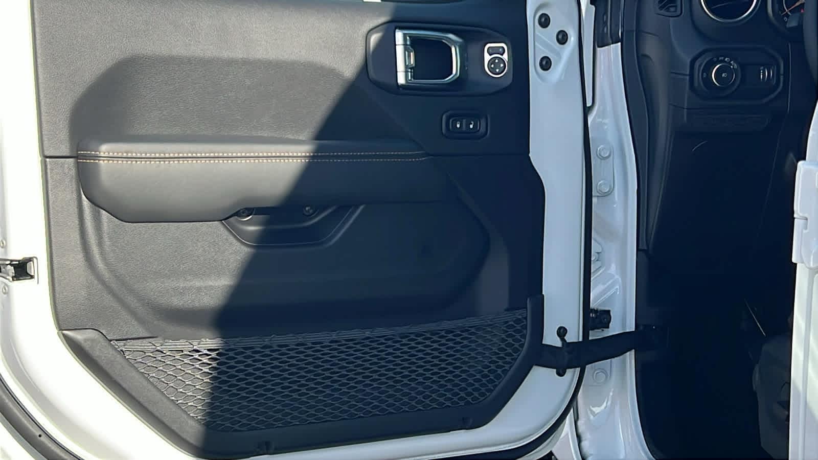 Thumbnail: 2026 Jeep Wrangler - 23