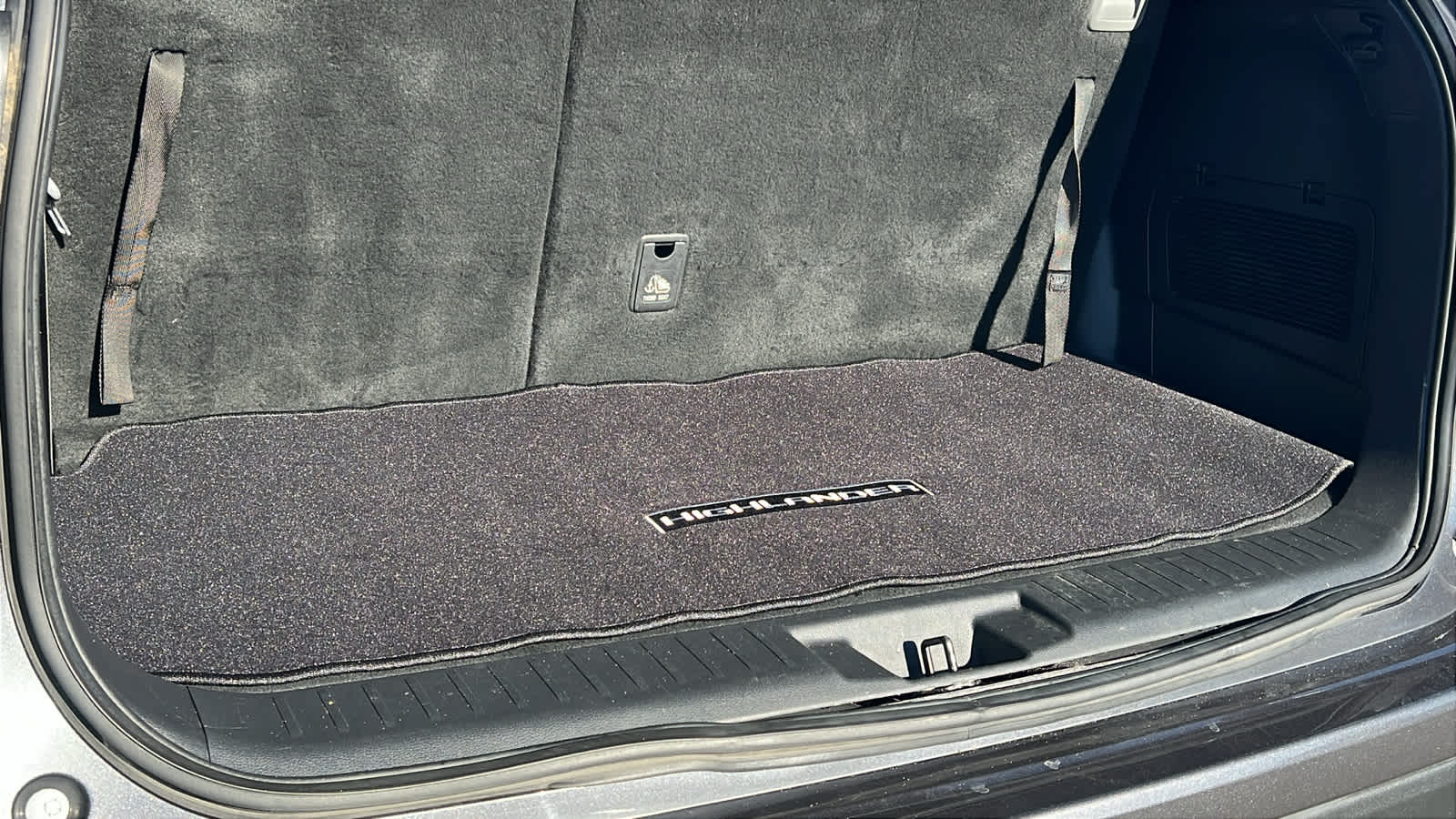 Thumbnail: 2021 Toyota Highlander - 27