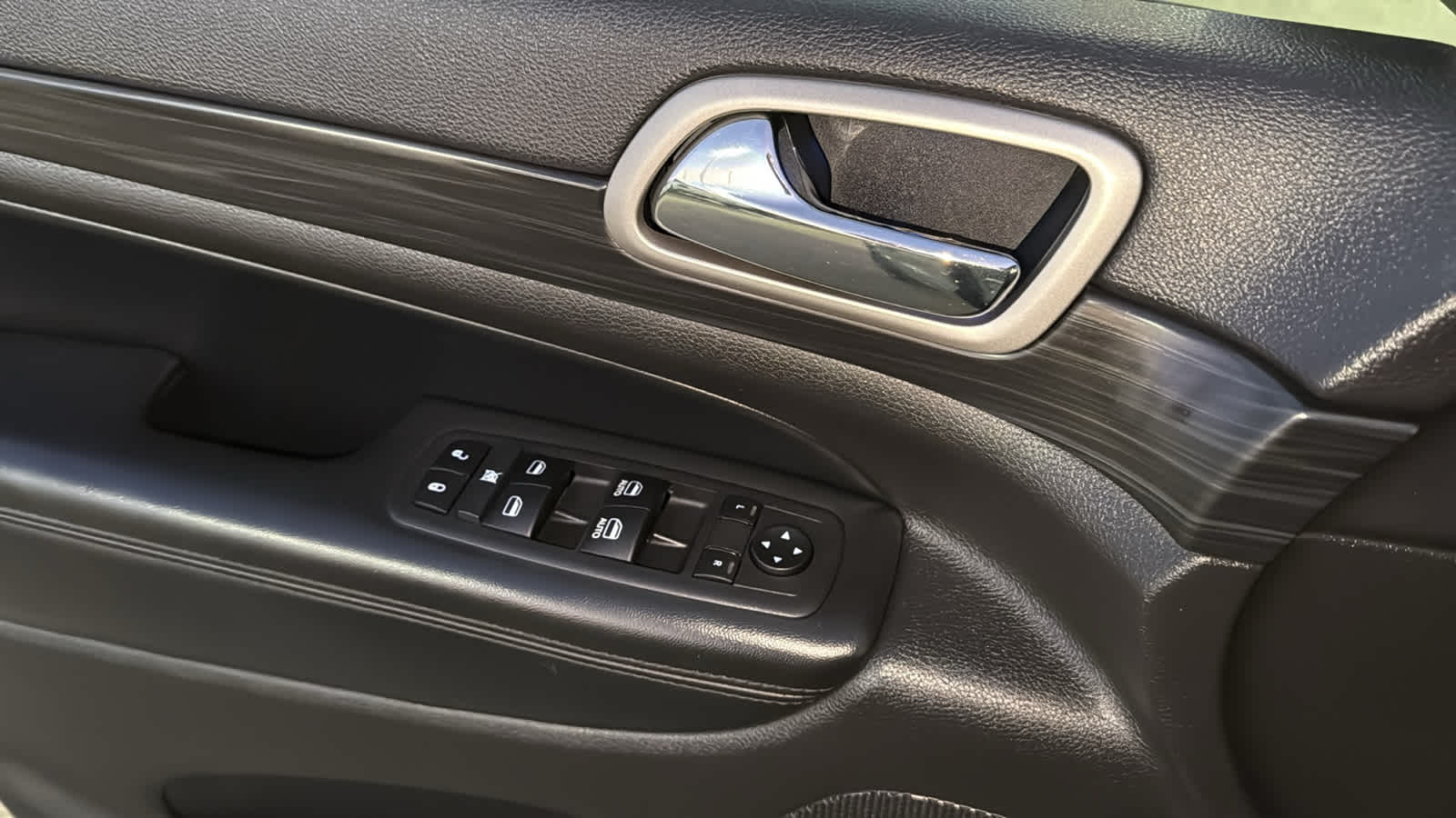 Thumbnail: 2020 Jeep Grand Cherokee - 22