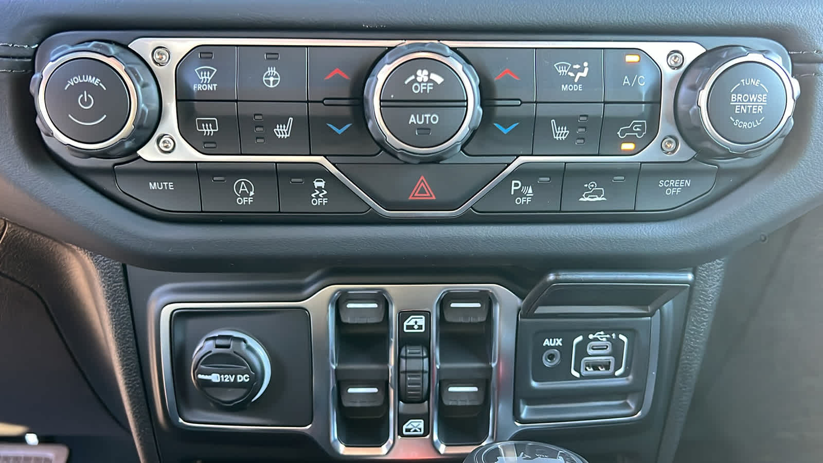 Thumbnail: 2026 Jeep Wrangler - 14