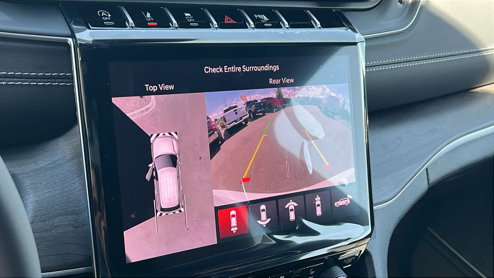 Thumbnail: 2025 Jeep Grand Cherokee - 16