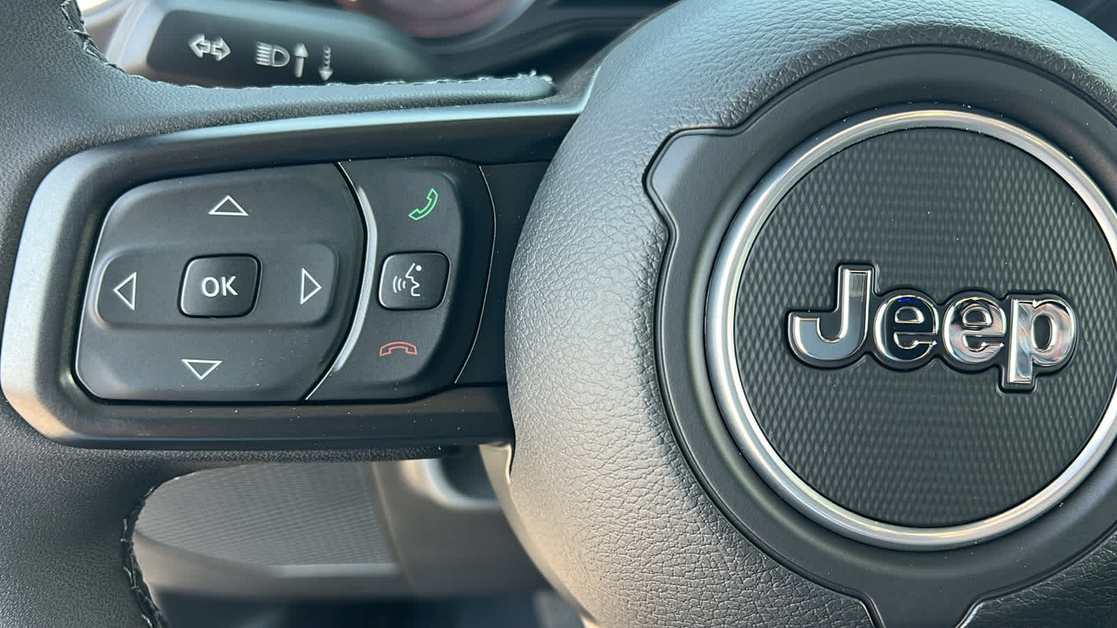 Thumbnail: 2025 Jeep Gladiator - 19