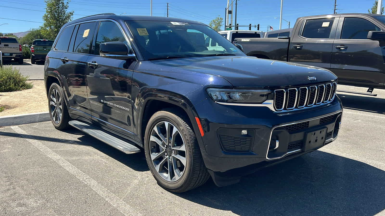 Thumbnail: 2023 Jeep Grand Cherokee - 3