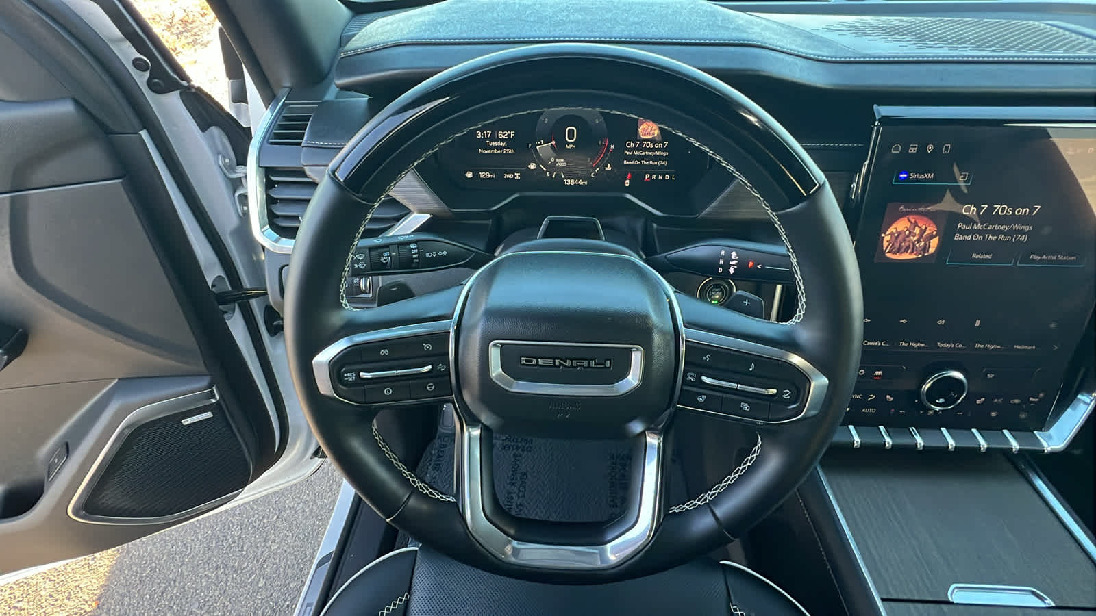 Thumbnail: 2024 GMC Acadia - 18