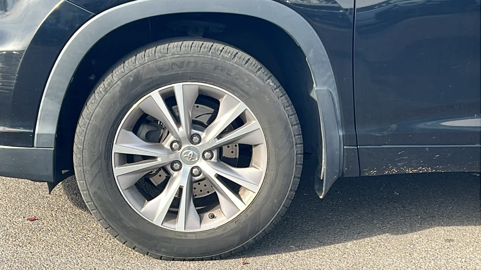 Thumbnail: 2015 Toyota Highlander - 9