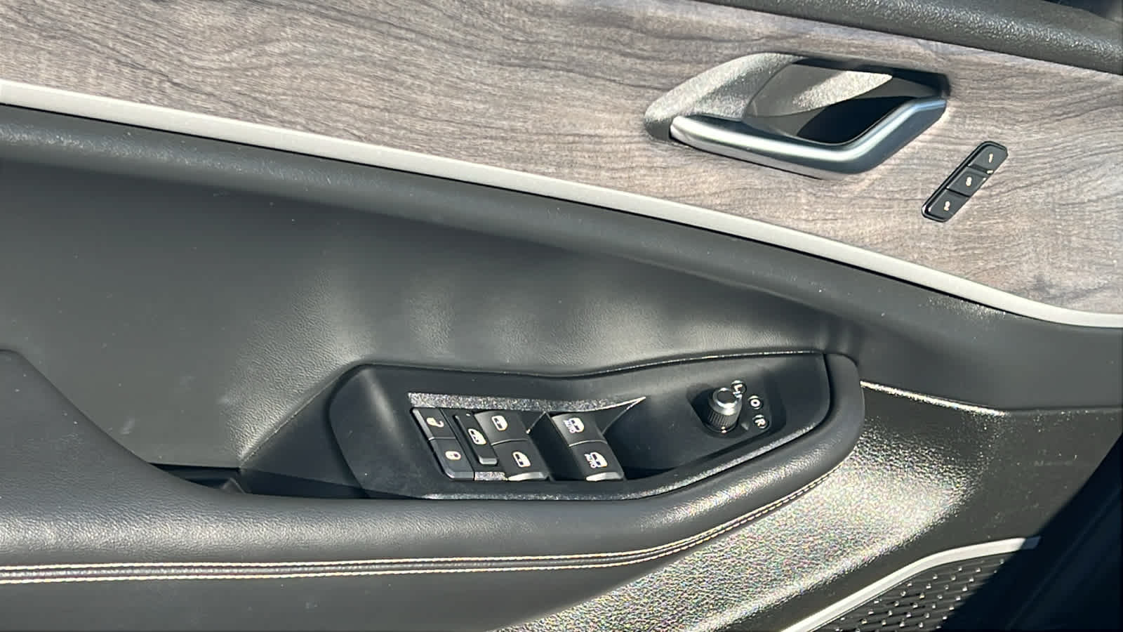 Thumbnail: 2022 Jeep Grand Cherokee - 22