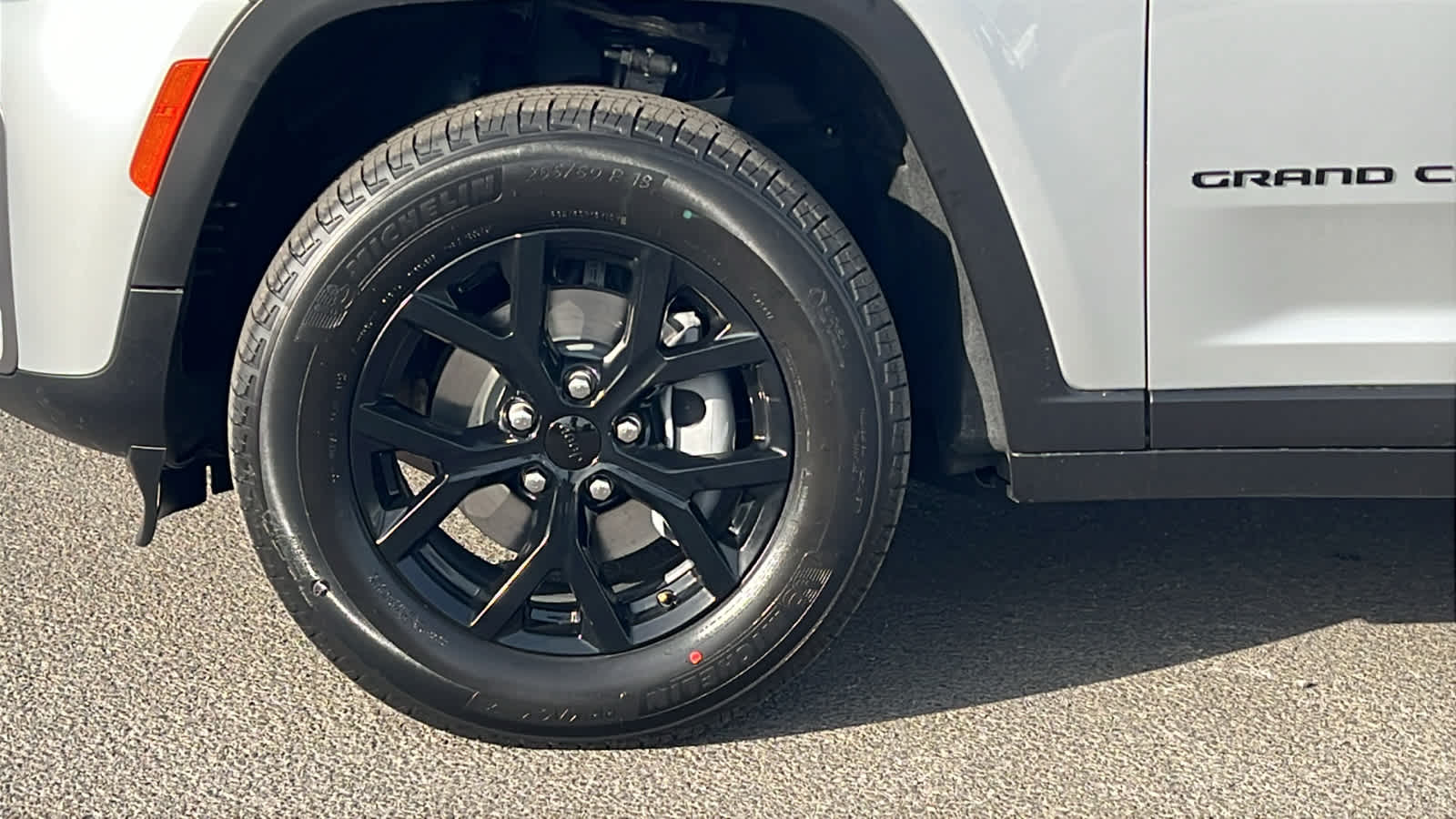 Thumbnail: 2026 Jeep Grand Cherokee - 9