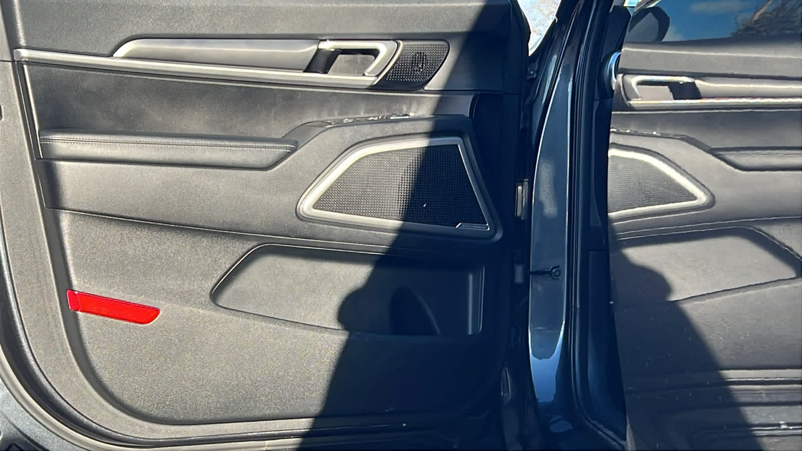 Thumbnail: 2022 Kia Telluride - 23