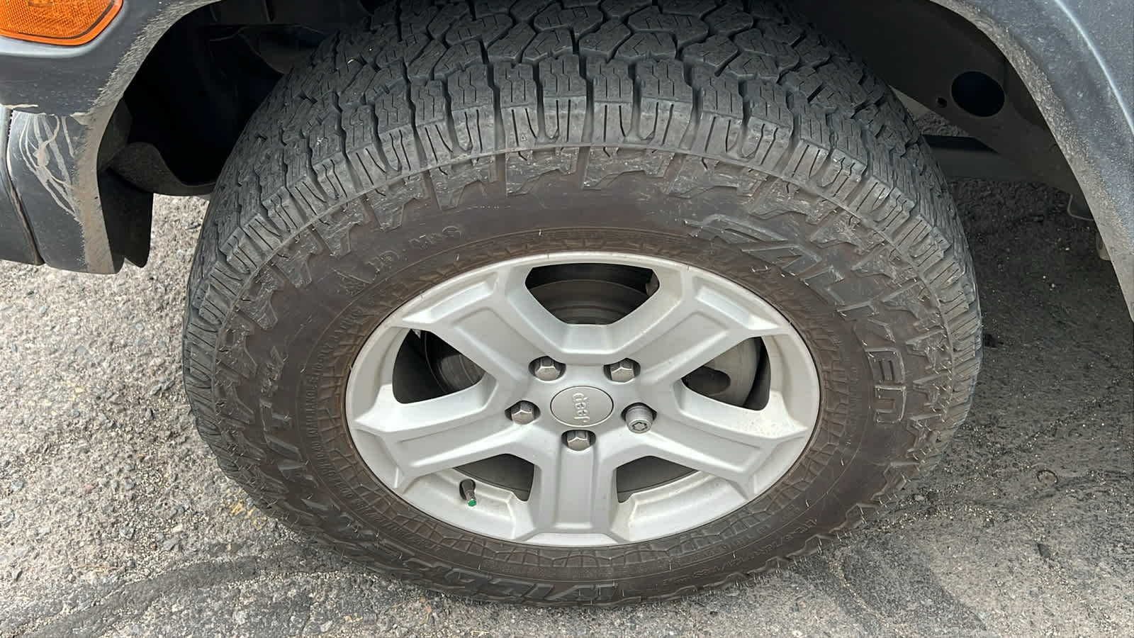 2019 Jeep Wrangler Sport S photo 3