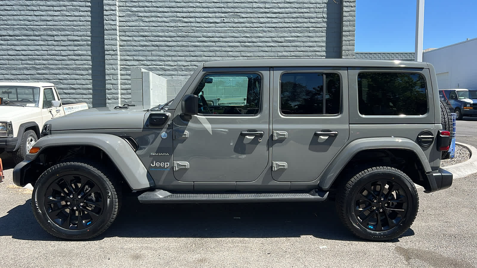 Thumbnail: 2023 Jeep Wrangler - 10