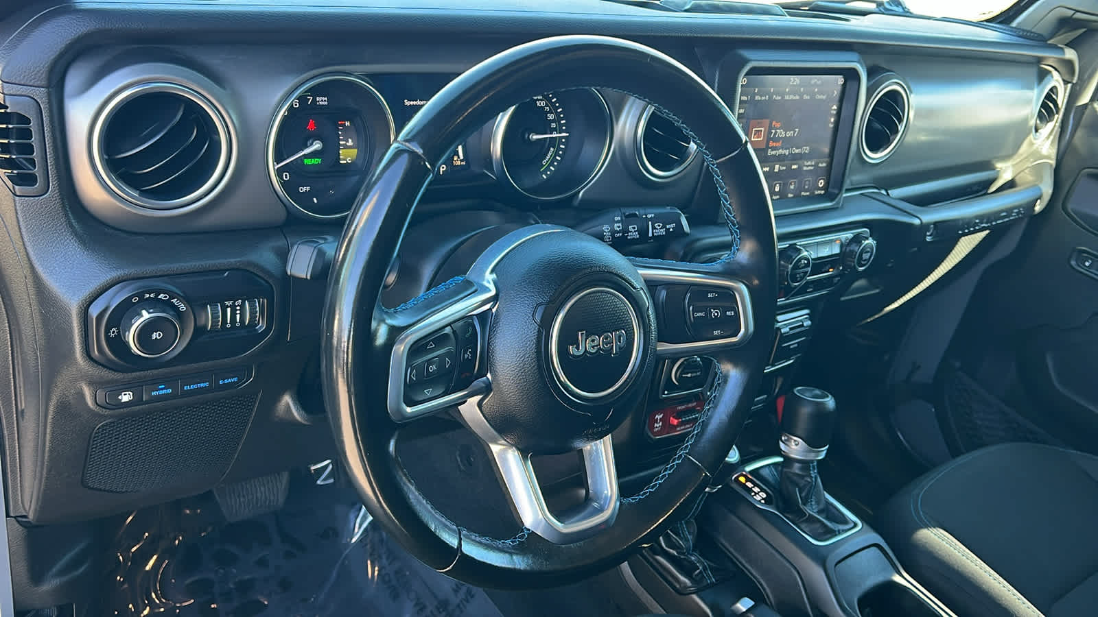 Thumbnail: 2022 Jeep Wrangler - 10