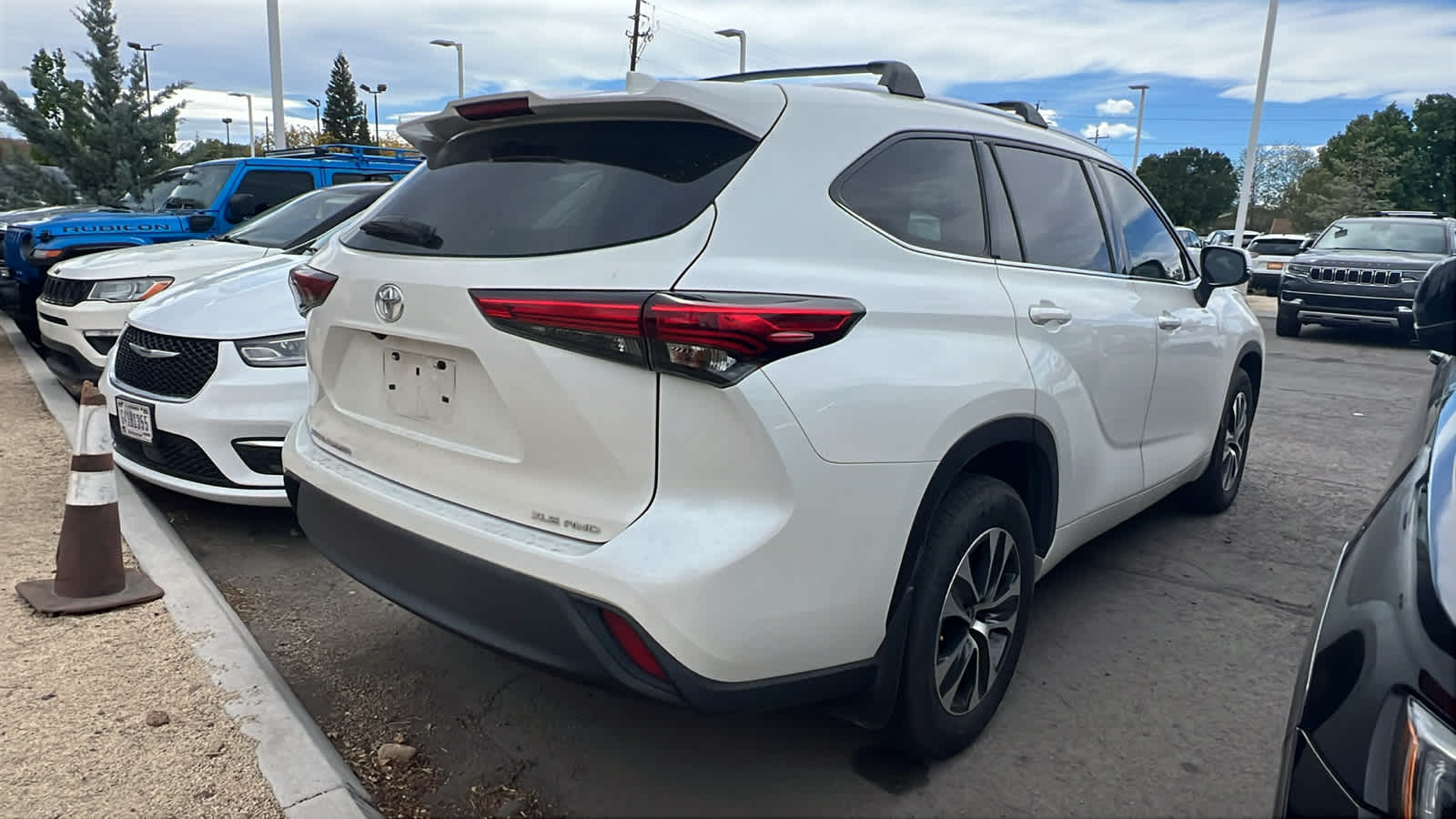 Thumbnail: 2020 Toyota Highlander - 4
