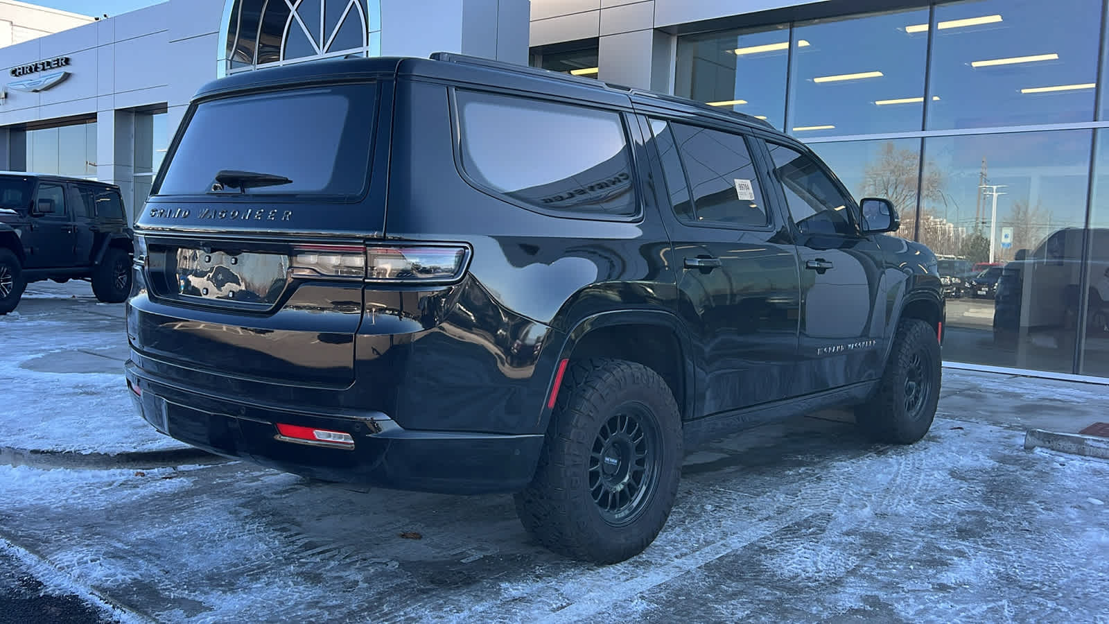 Thumbnail: 2022 Jeep Grand Wagoneer - 5