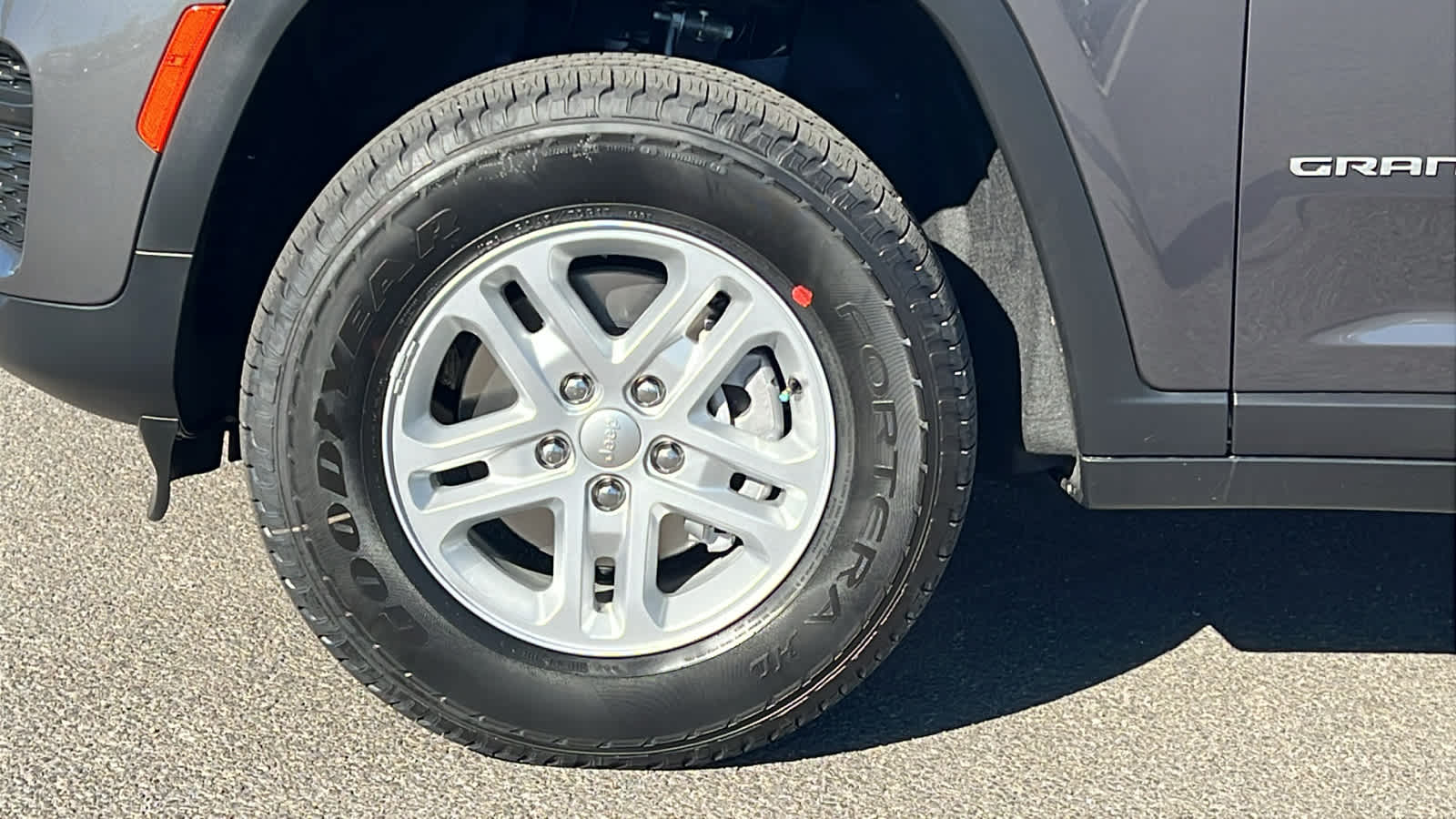 Thumbnail: 2025 Jeep Grand Cherokee - 9