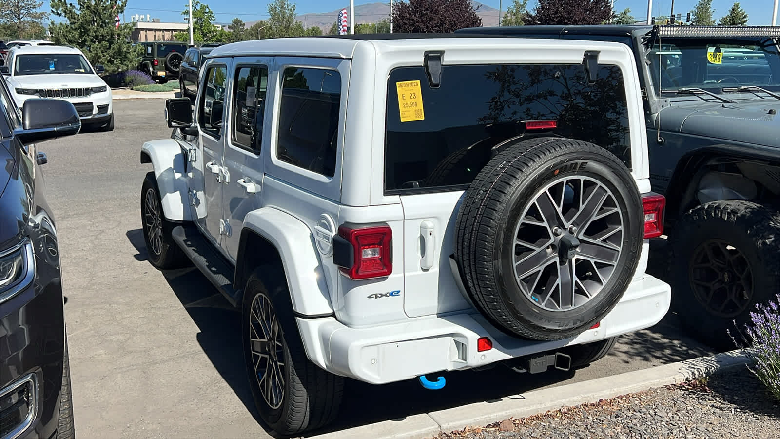 Thumbnail: 2023 Jeep Wrangler - 9