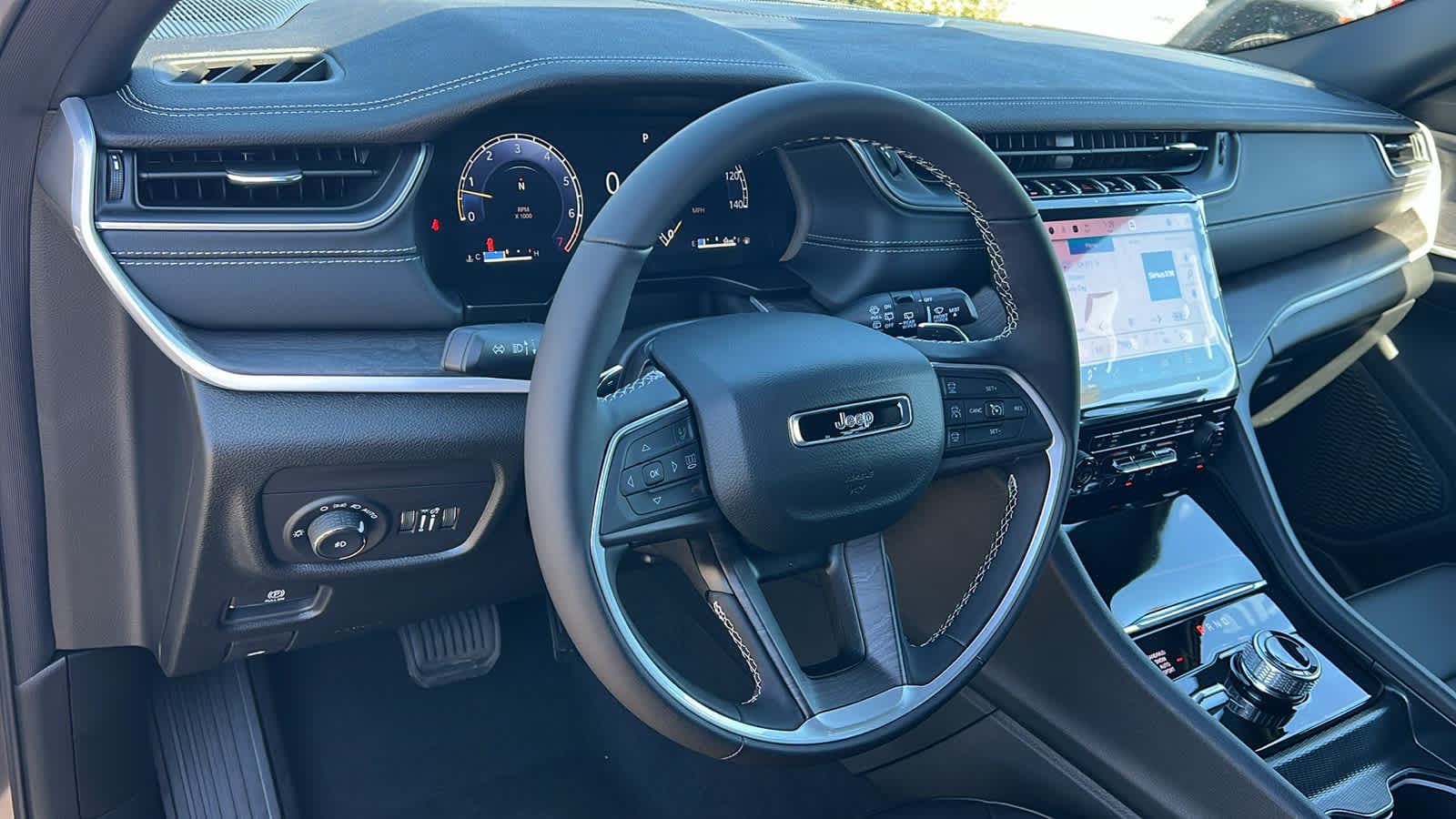 Thumbnail: 2025 Jeep Grand Cherokee - 10