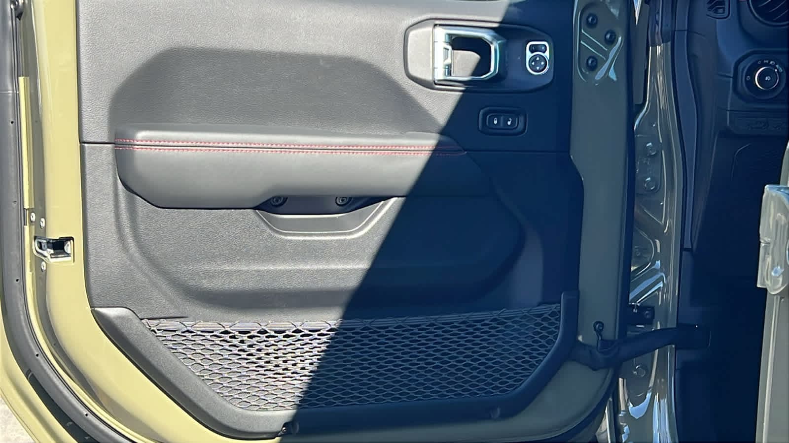 Thumbnail: 2026 Jeep Wrangler - 23