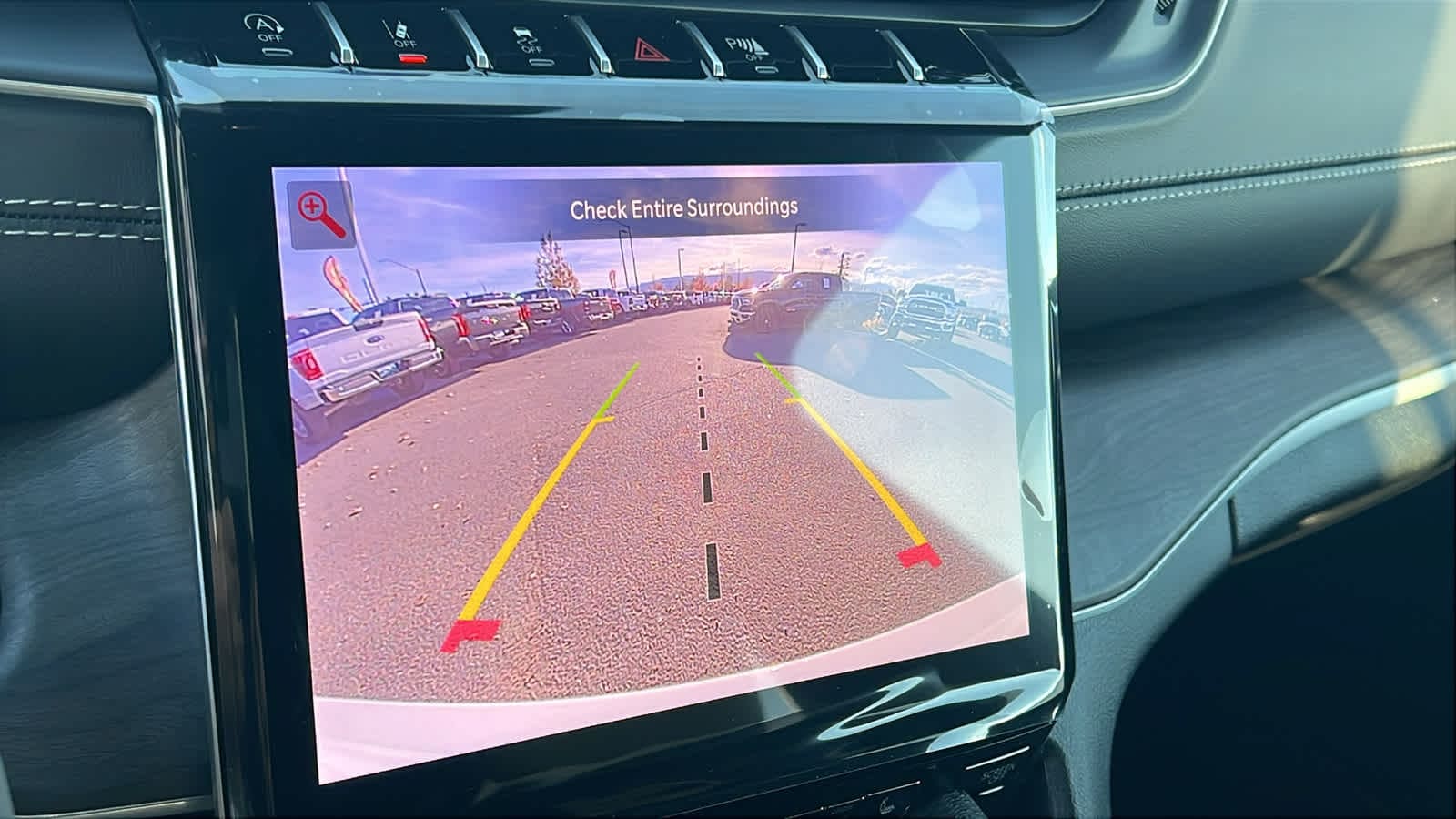 Thumbnail: 2025 Jeep Grand Cherokee - 16