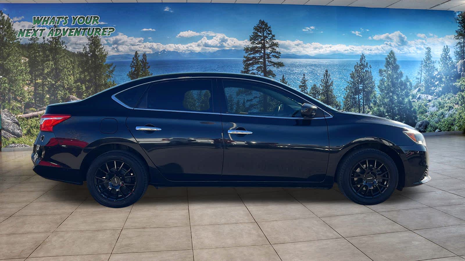 Thumbnail: 2017 Nissan Sentra - 4