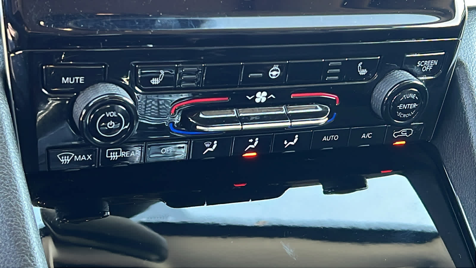 Thumbnail: 2022 Jeep Grand Cherokee - 14