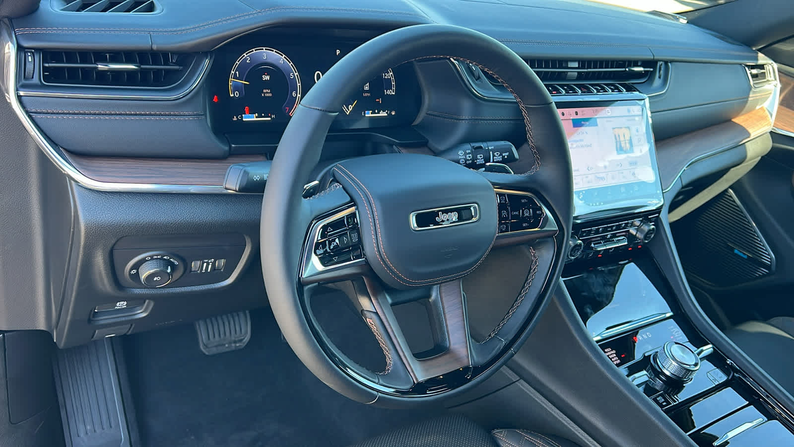 Thumbnail: 2025 Jeep Grand Cherokee - 10