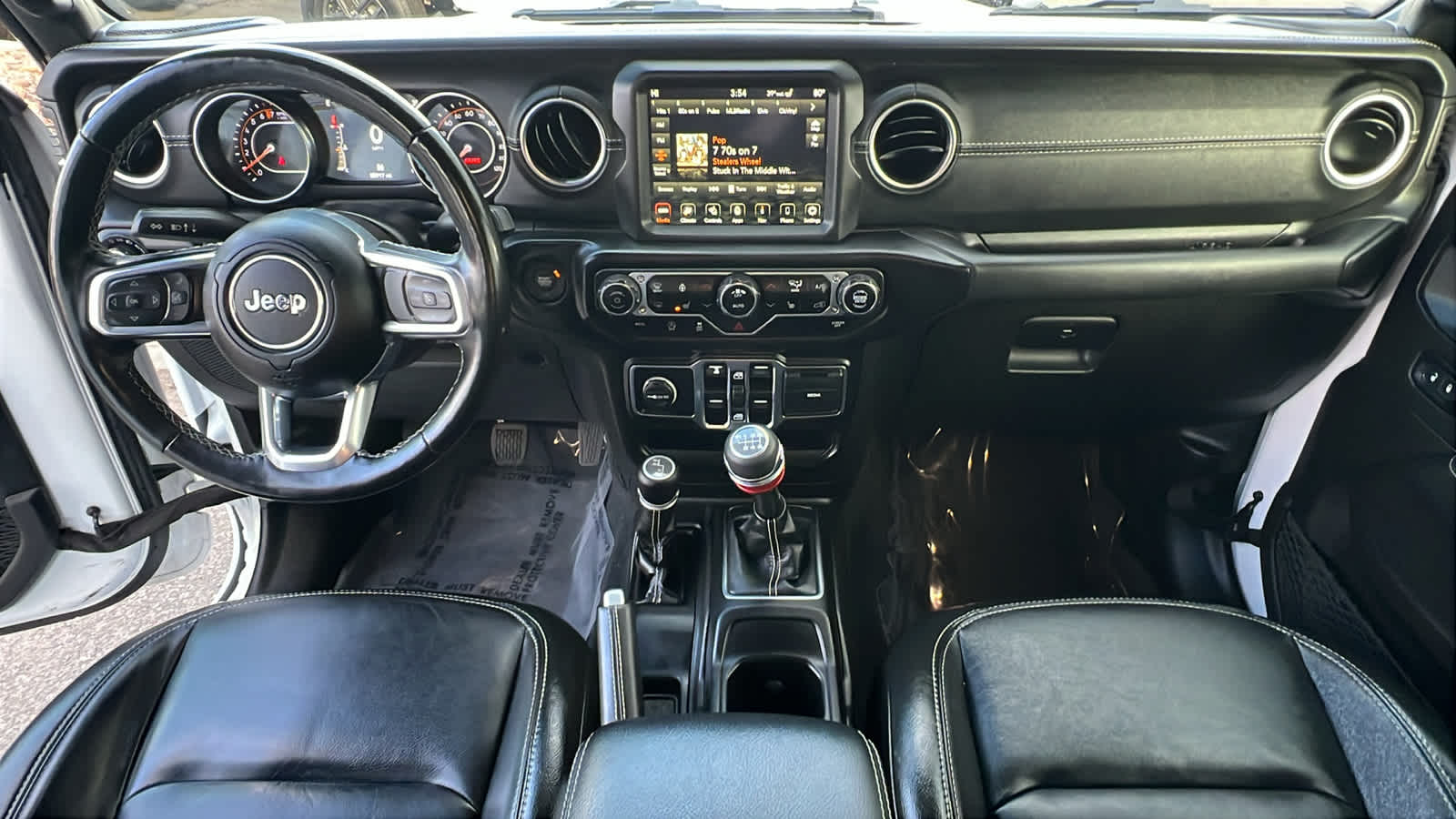 Thumbnail: 2022 Jeep Wrangler - 26