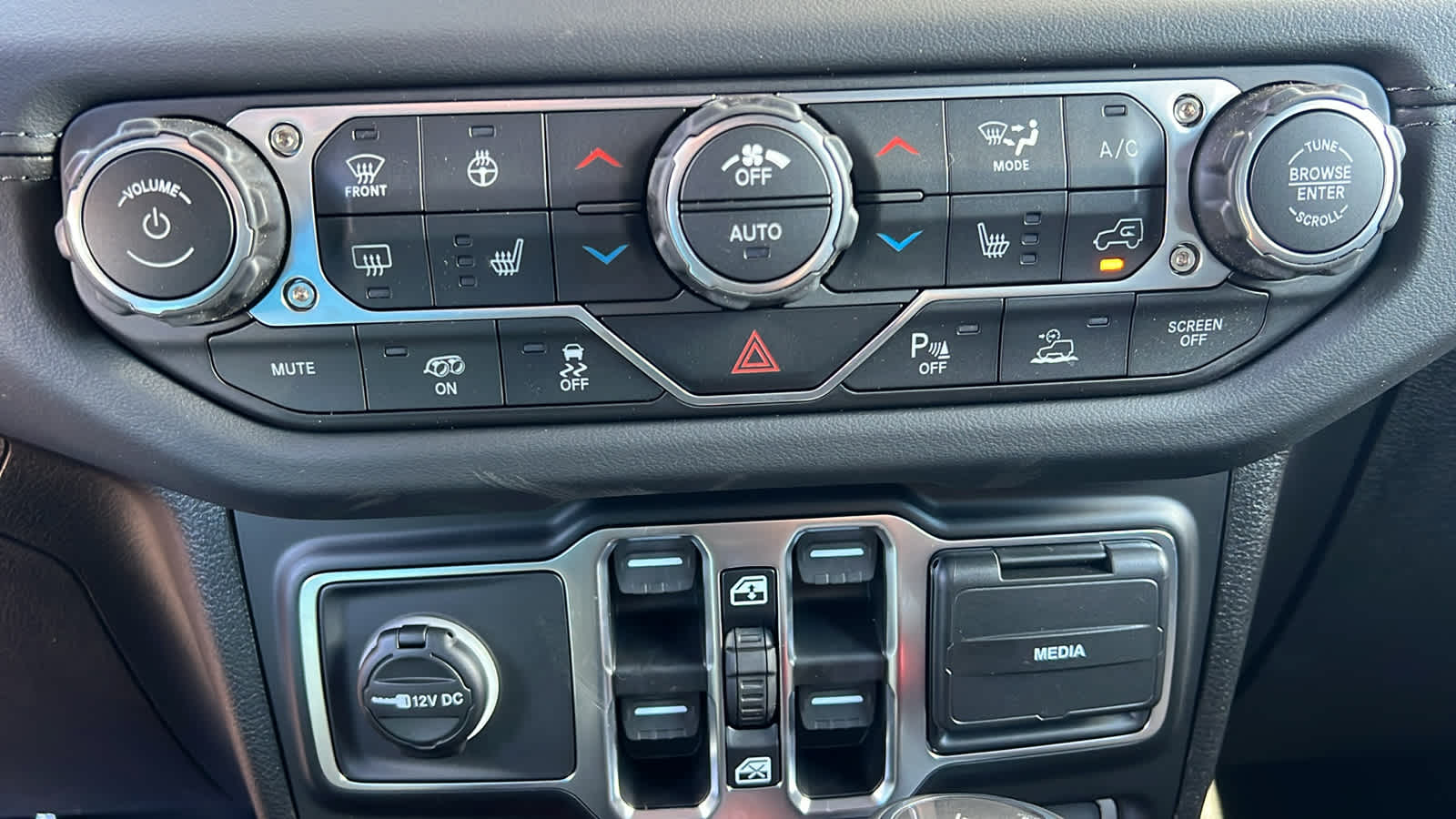 Thumbnail: 2026 Jeep Wrangler - 14