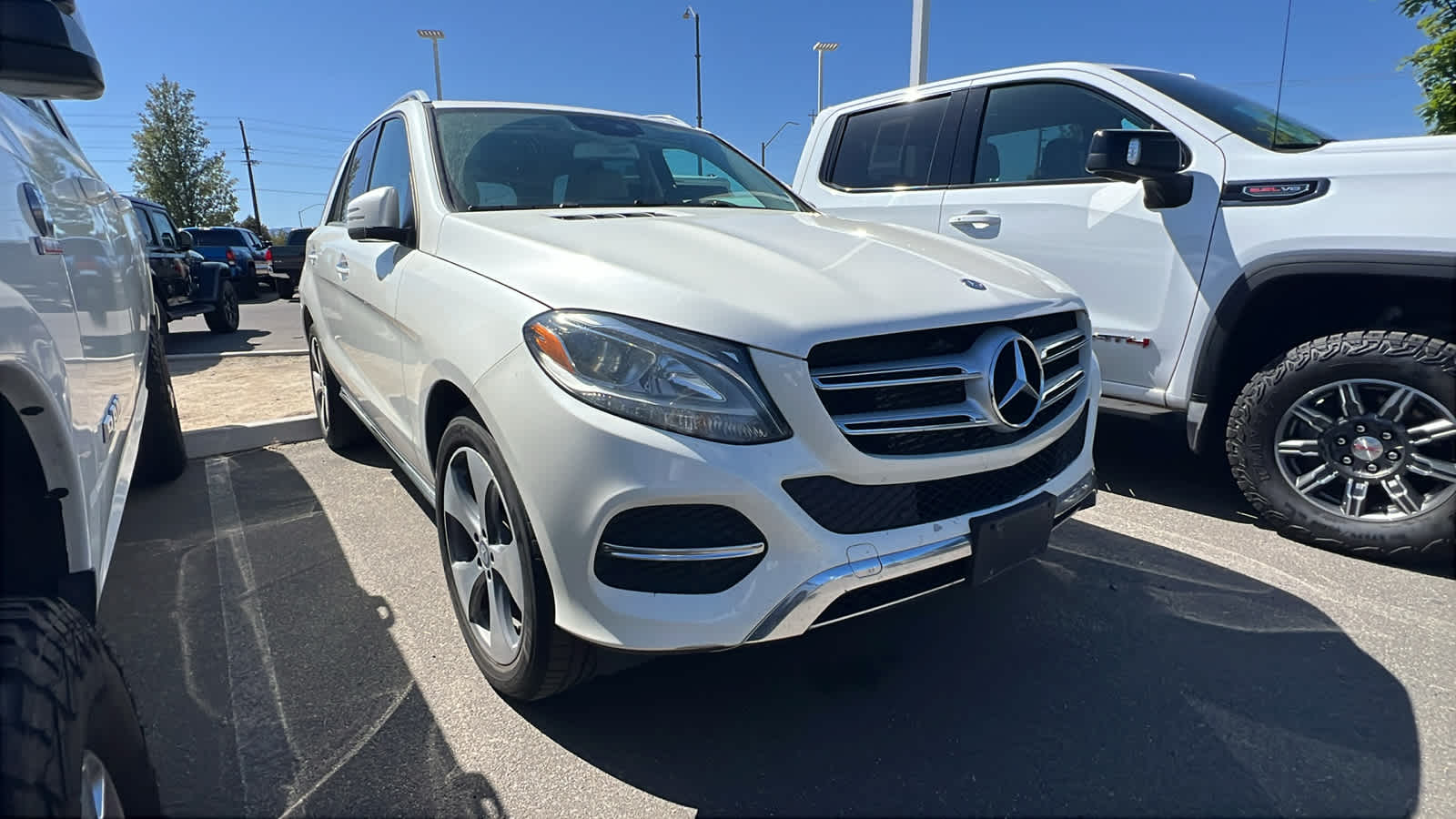 Thumbnail: 2016 Mercedes-Benz GLE - 3