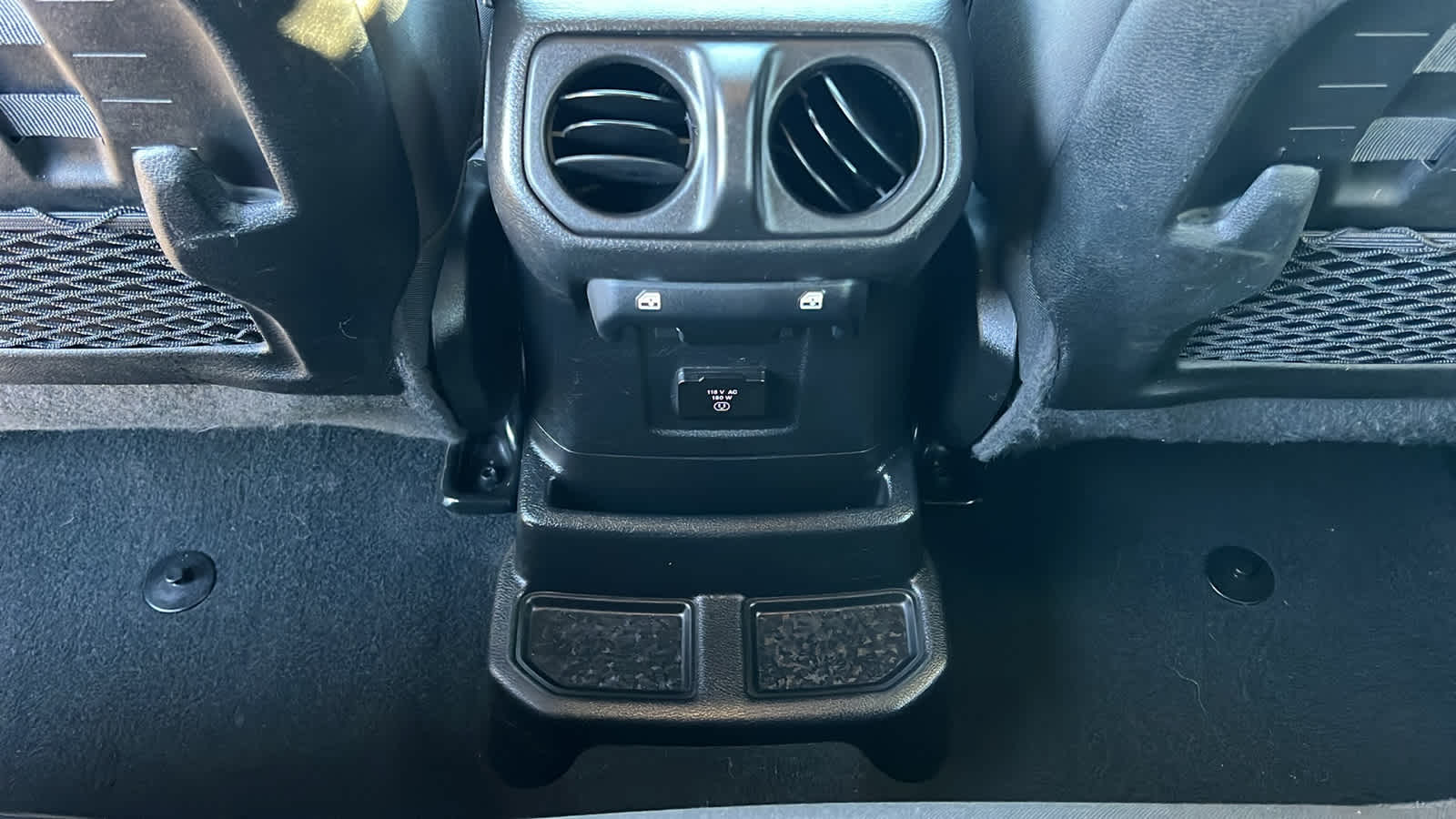 Thumbnail: 2022 Jeep Wrangler - 25