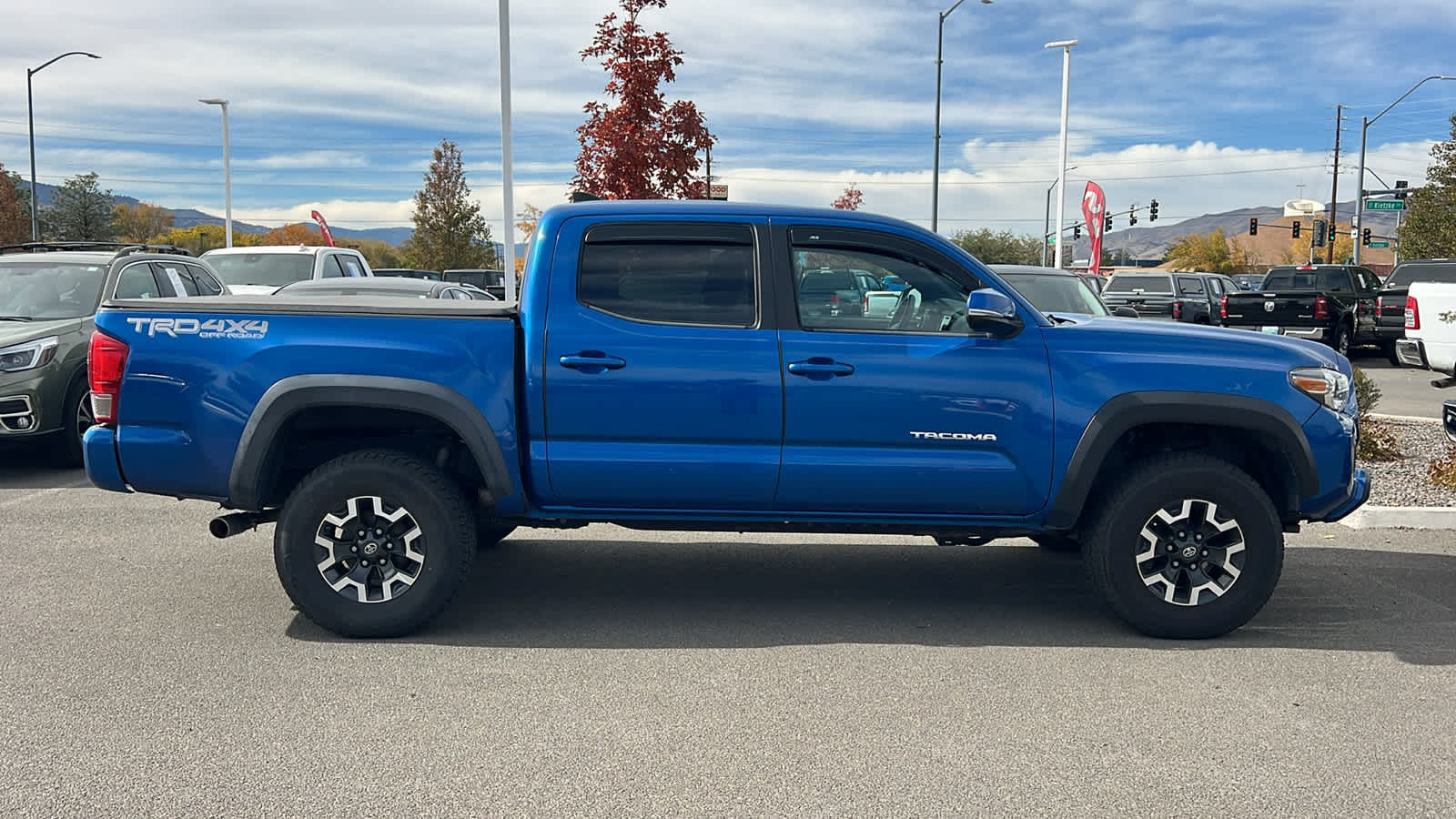 2016 Toyota Tacoma TRD photo 4