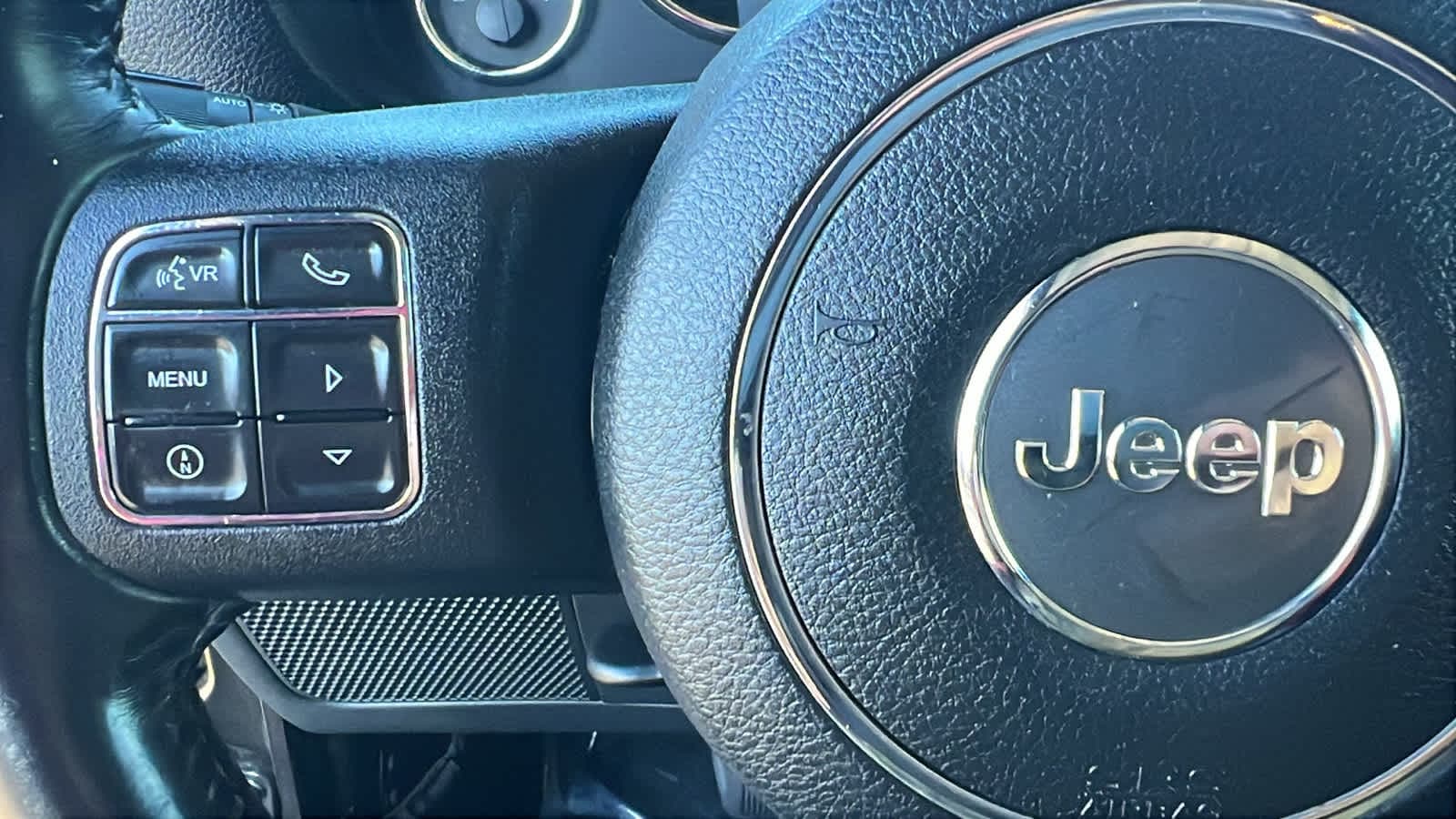 Thumbnail: 2017 Jeep Wrangler - 18