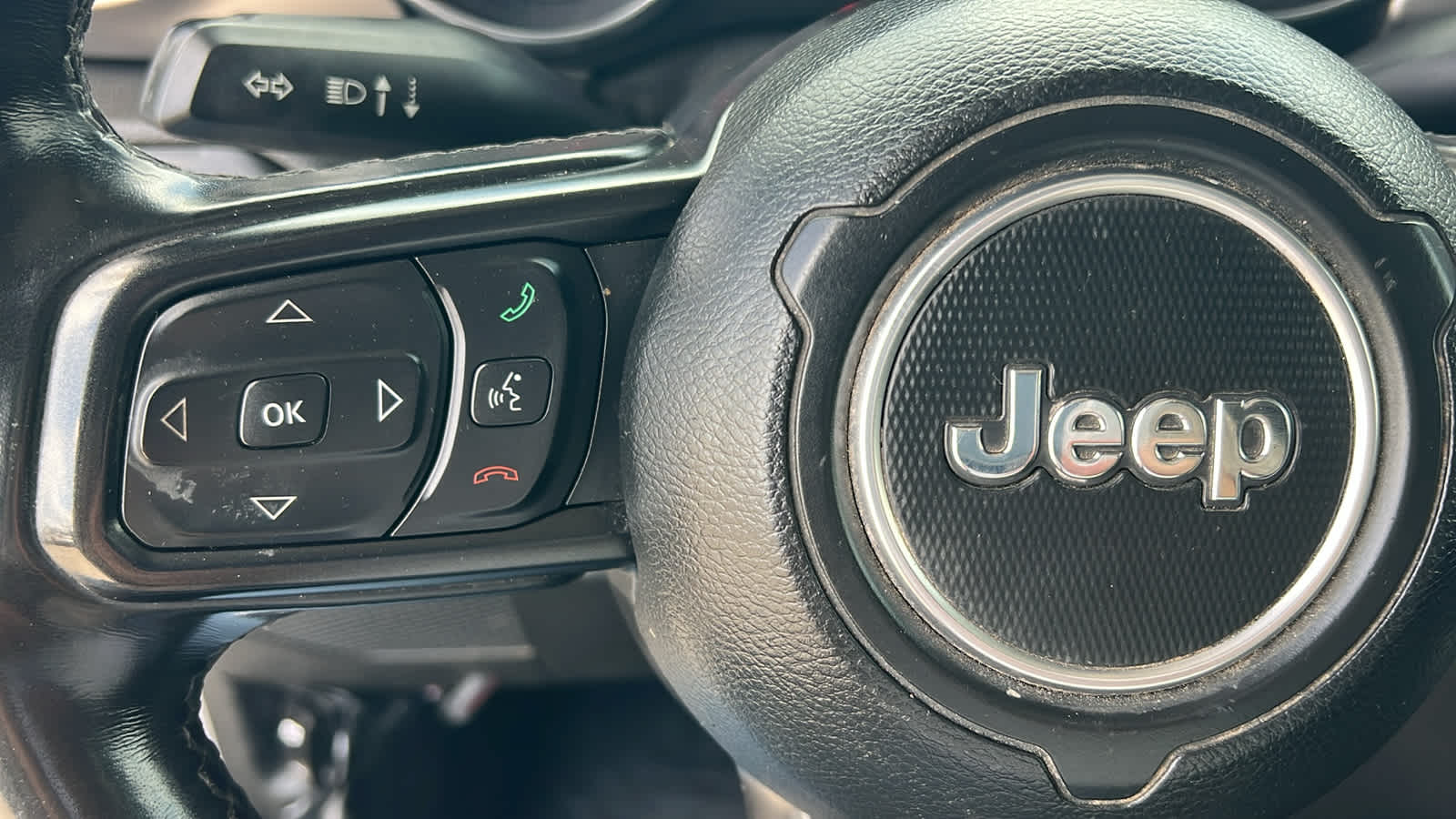 Thumbnail: 2020 Jeep Gladiator - 19
