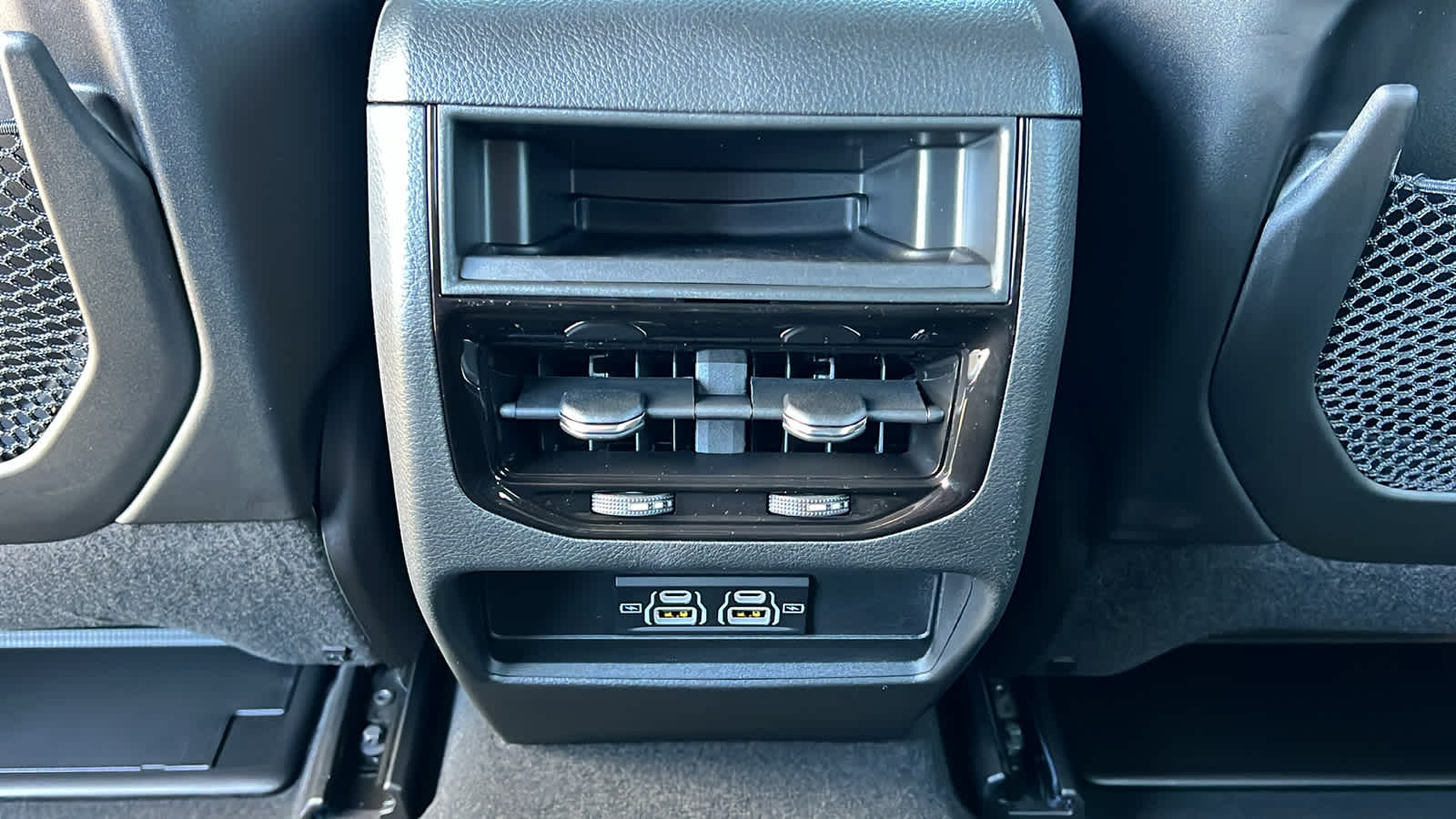 Thumbnail: 2025 Jeep Grand Cherokee - 25