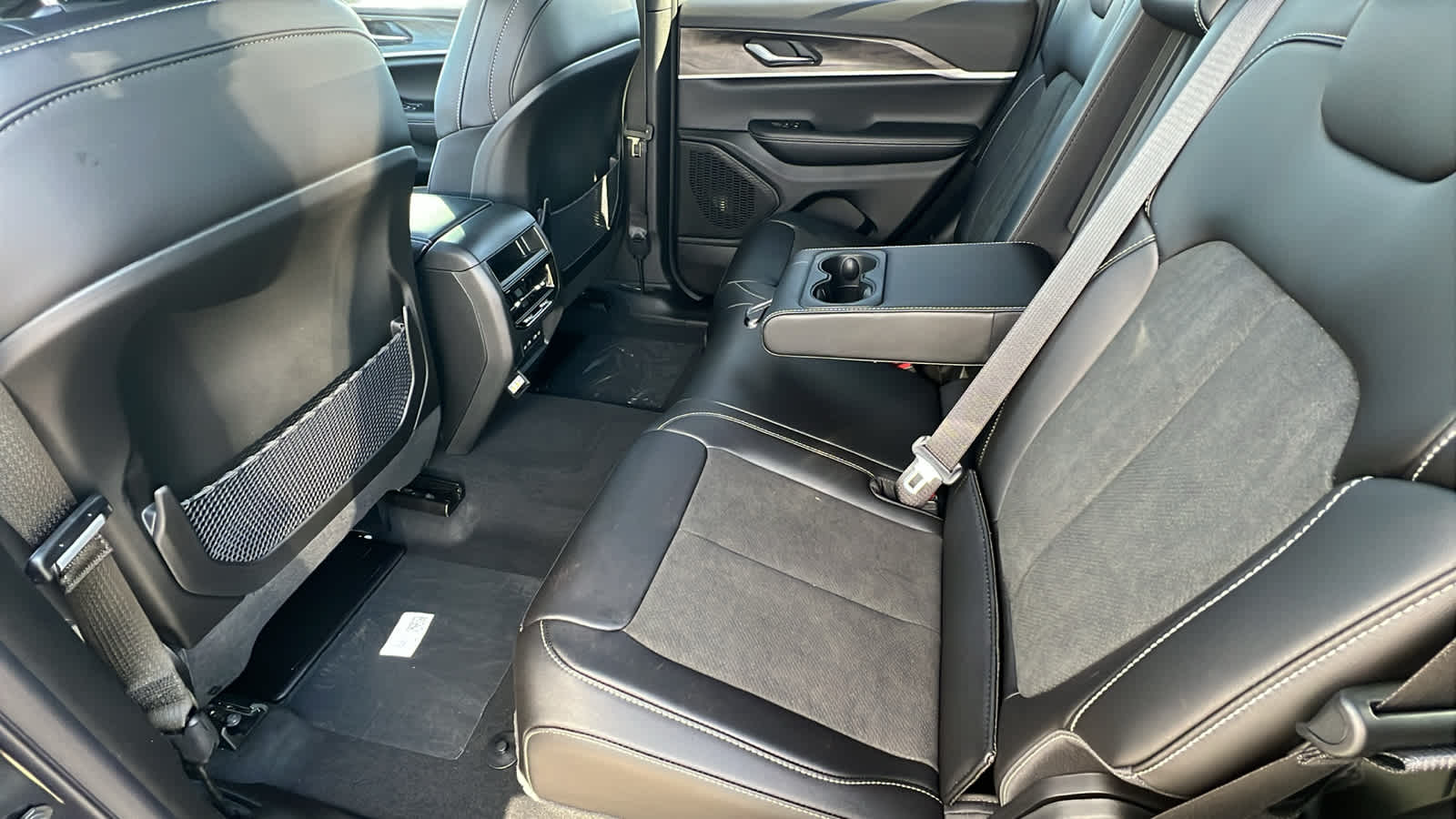 Thumbnail: 2026 Jeep Grand Cherokee - 24