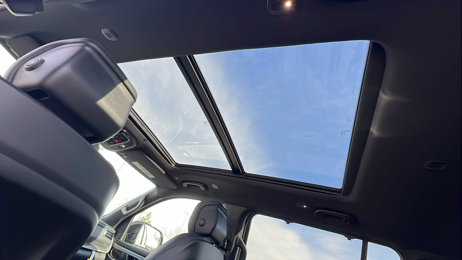 Thumbnail: 2026 Jeep Grand Wagoneer L - 32