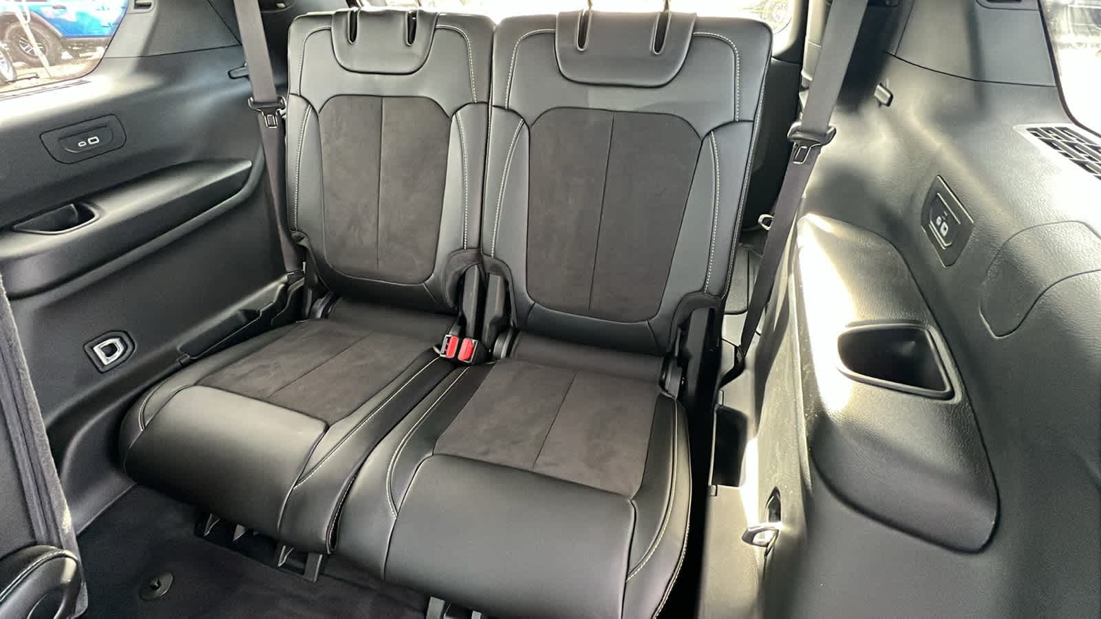 Thumbnail: 2025 Jeep Grand Cherokee L - 32