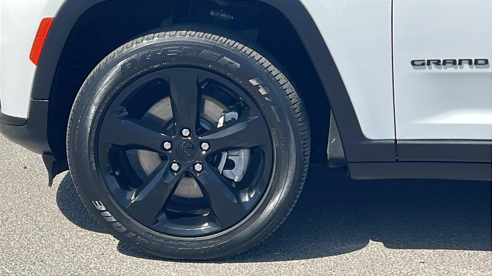 Thumbnail: 2023 Jeep Grand Cherokee - 9