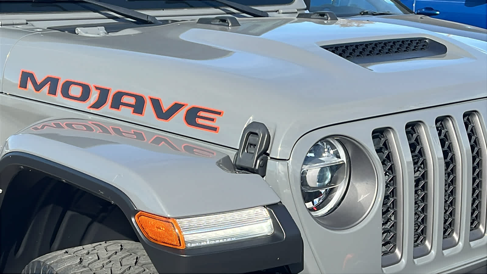 2022 Jeep Gladiator Mojave photo 3