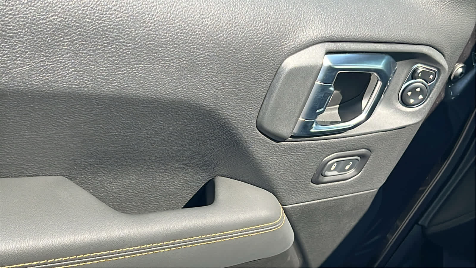 Thumbnail: 2025 Jeep Gladiator - 22