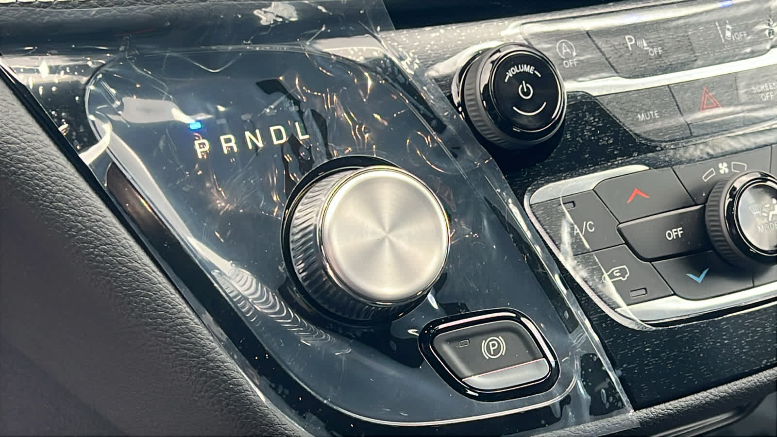 Thumbnail: 2026 Chrysler Pacifica - 13