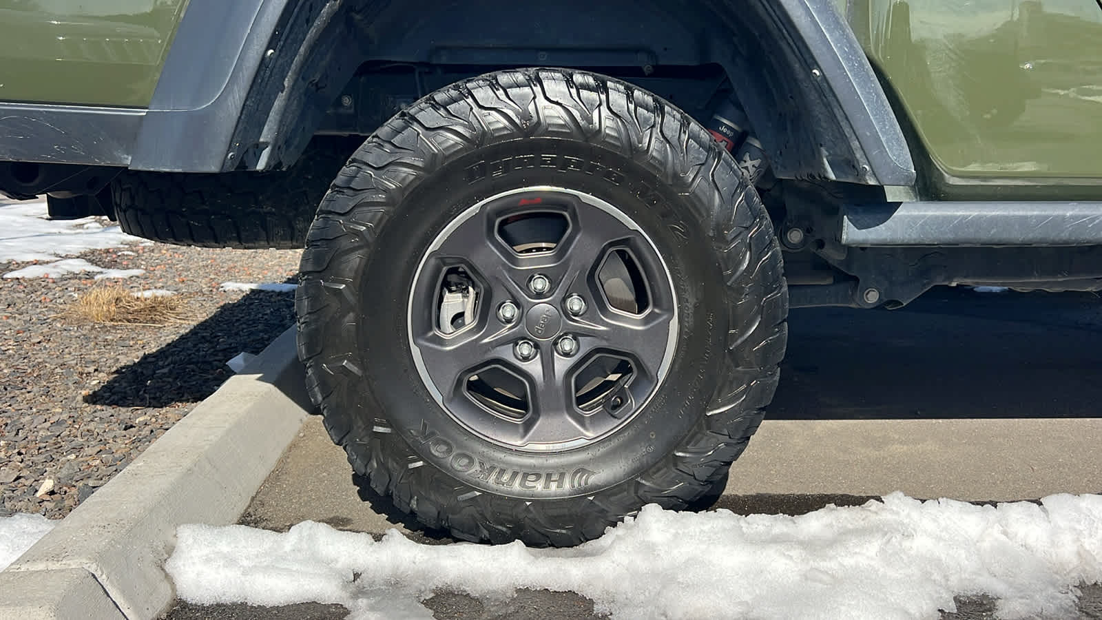 Thumbnail: 2021 Jeep Gladiator - 9