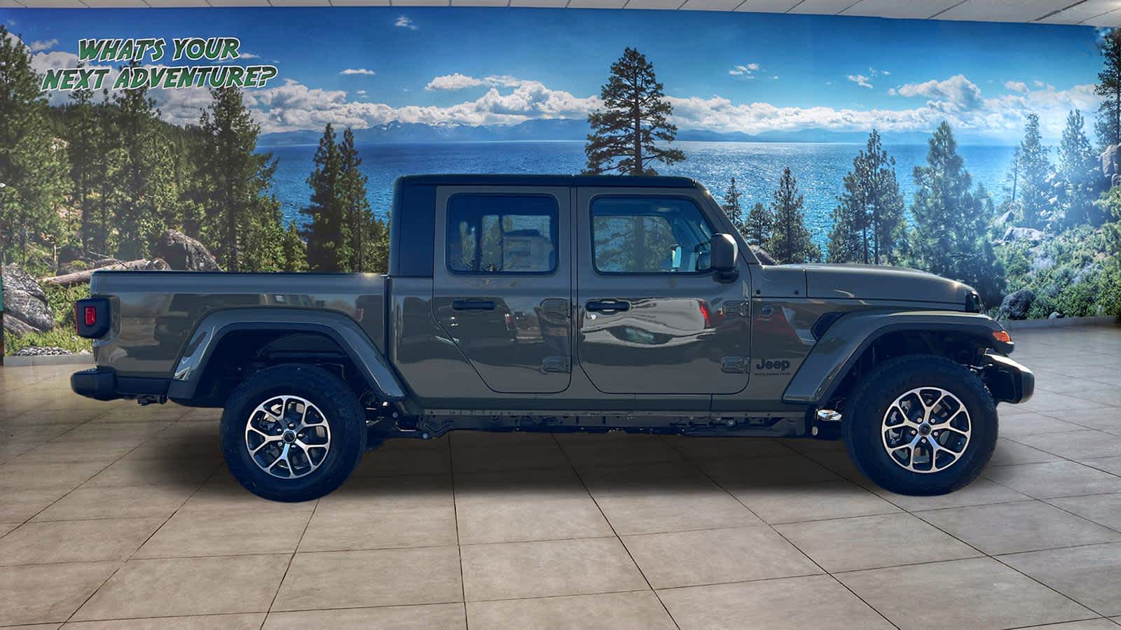 Thumbnail: 2026 Jeep Gladiator - 4